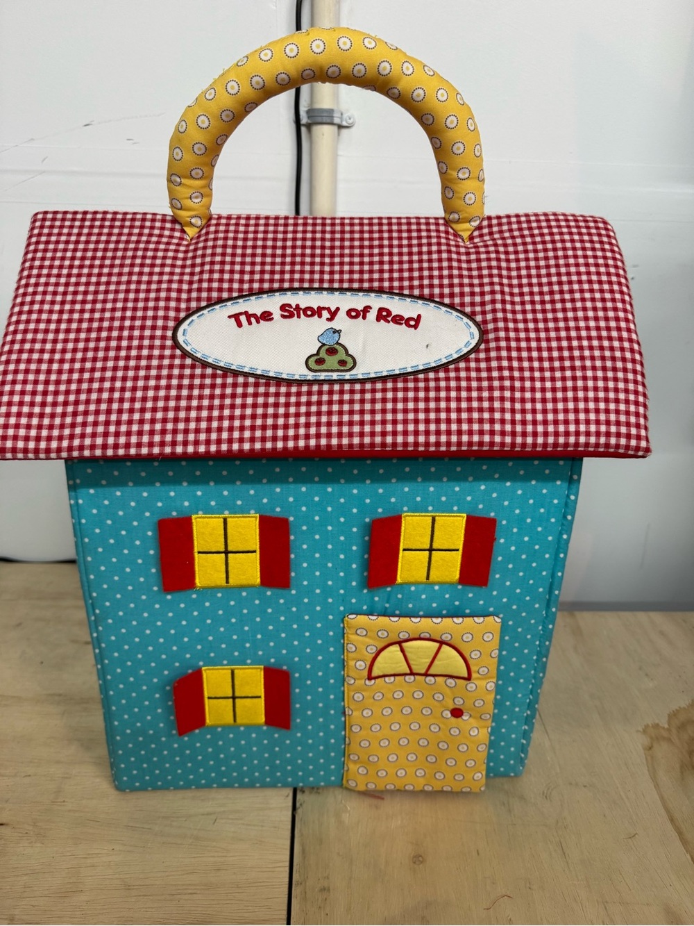 GUND “The Story of Red” Soft Playhouse